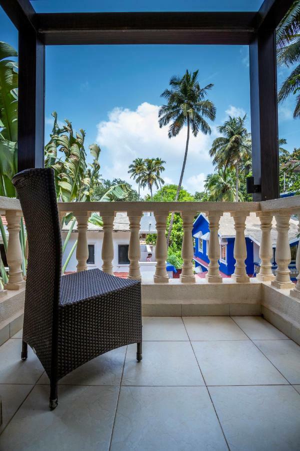 Coco Goa Hotel Arpora Bagian luar foto