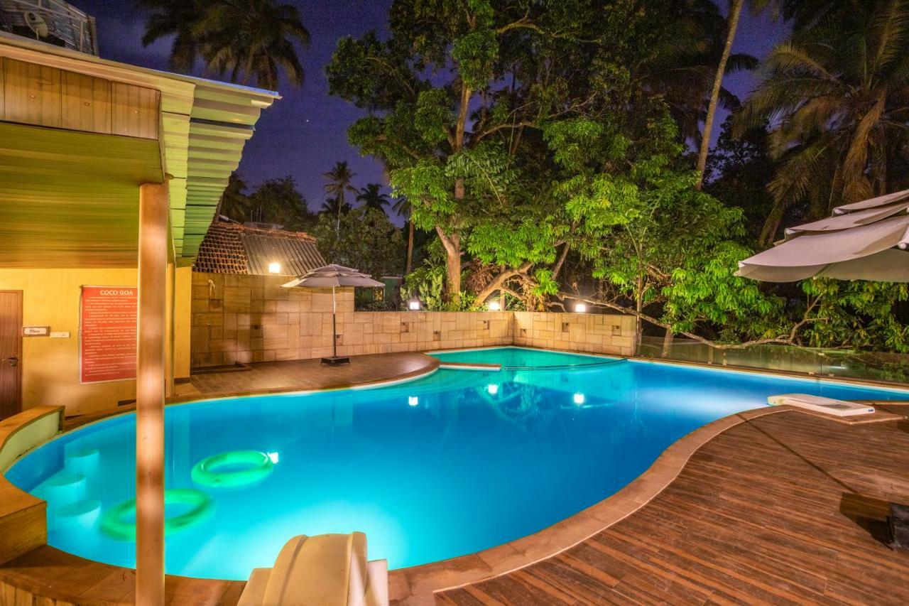 Coco Goa Hotel Arpora Bagian luar foto